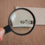 Guida visiva su come identificare affari autentici su eBay nel 2026, evitando truffe.