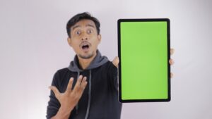 Tablet rotto senza schermo: lo buttano tutti ma vale ancora soldi